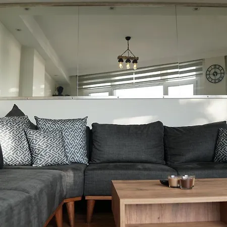 Bosphorus View Entire 2 Bedroom Flat 아파트 *