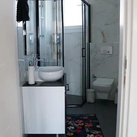 Bosphorus View Entire 2 Bedroom Flat 이스탄불